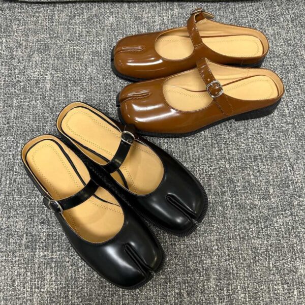 M 3 Tabi Split-Toe Leather Mary Jane Flats Black Brown 2025