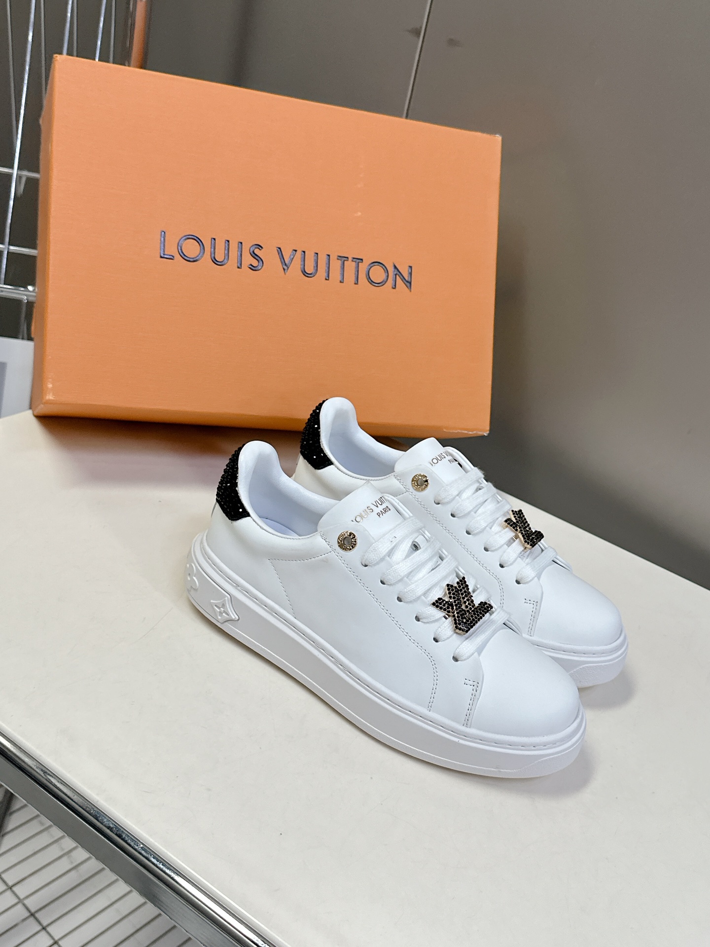 Louis Vuitton Unisex White Sneakers - Image 2