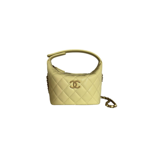 CHANEL 25P box handbag