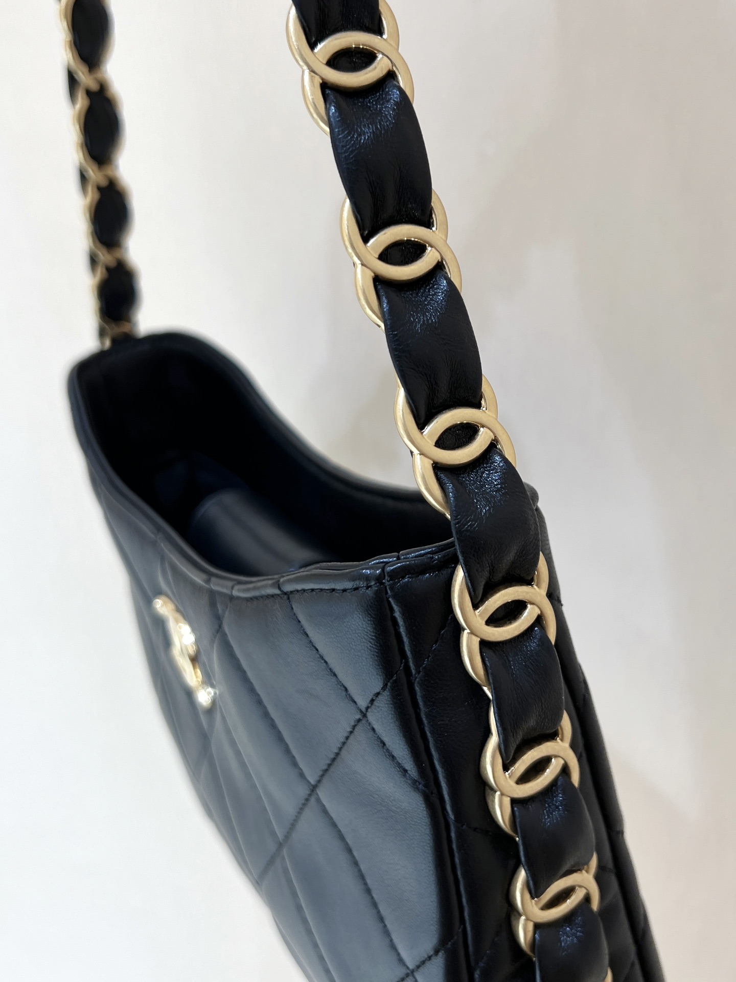 Chanel 24K Hobo Shoulder Bag — Black & Gold - Image 4